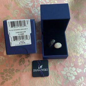 Swarovski NIB Black/White Louise Ring
